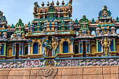 The great Chola temples of Tamil Nadu - the Sri Meenakshi-Sundareshwarar Temple of Madurai. the gopura of the Pudu-mandapam  